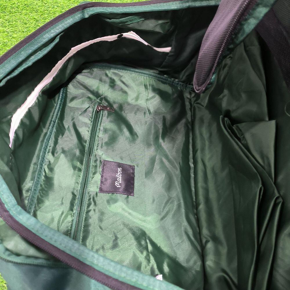 スポーツバッグ