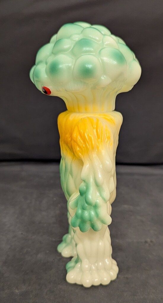 M 1号 世紀の大怪獣東宝怪獣シリーズ マタンゴ 蓄光成型 黄 メタ緑 塗装