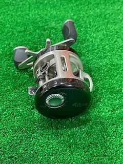 バリウスF300 RYOBI VARIUS F300 リョービ バリウススペクトル ベイト