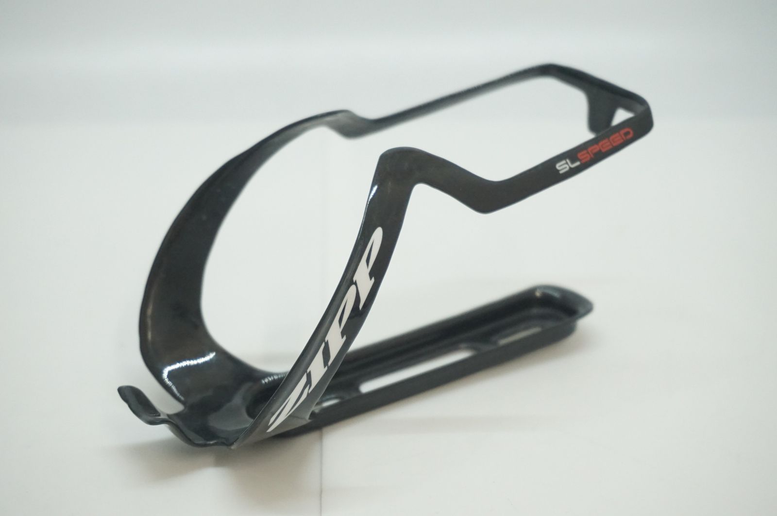 LOOK カーボンボトルケージ ブラック/ホワイト２個セット デザインが一新されたLOOKカーボンボトルケージ登場です – CYCLECUBE