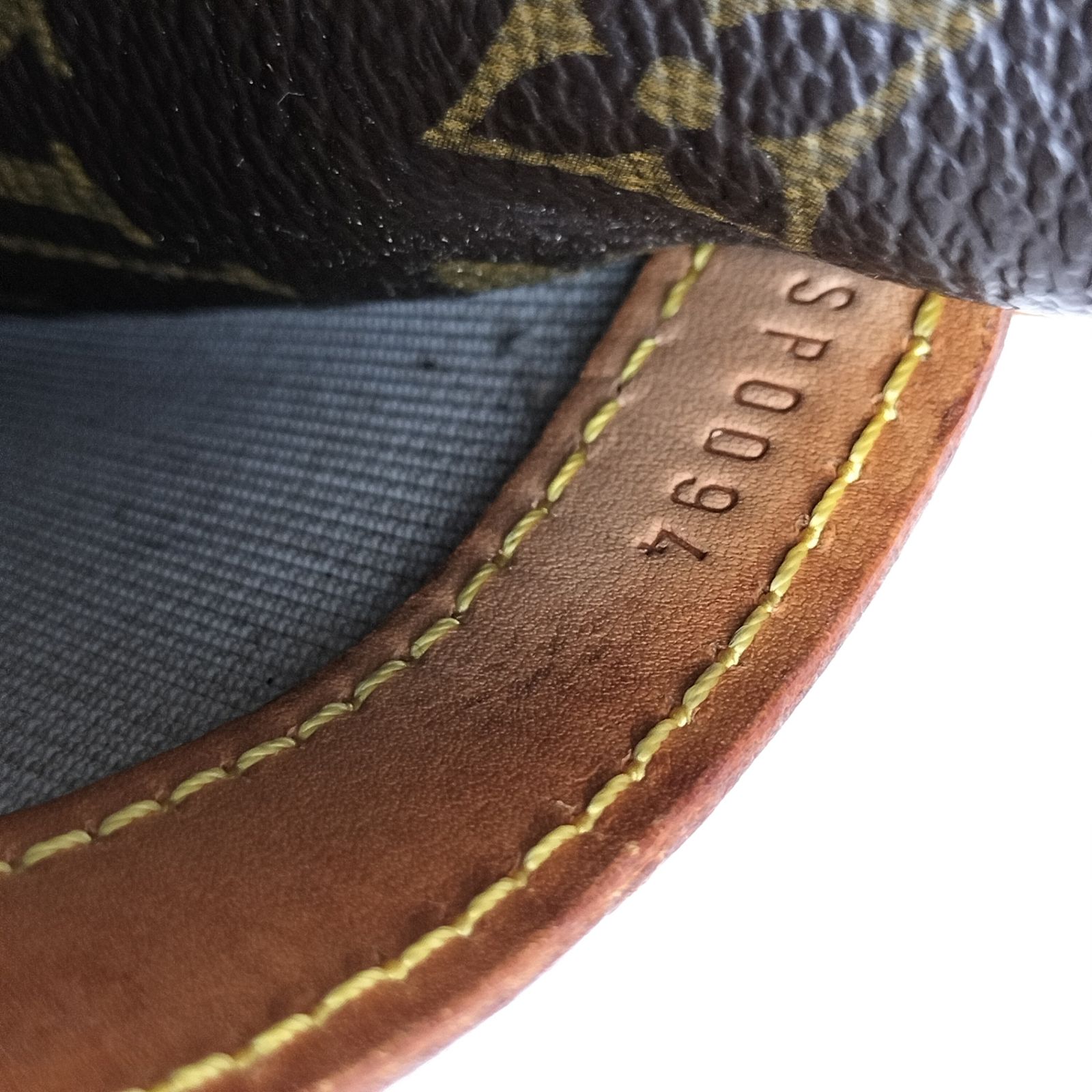 LOUIS VUITTON ルイヴィトン ショルダーバッグ モノグラム リポーター