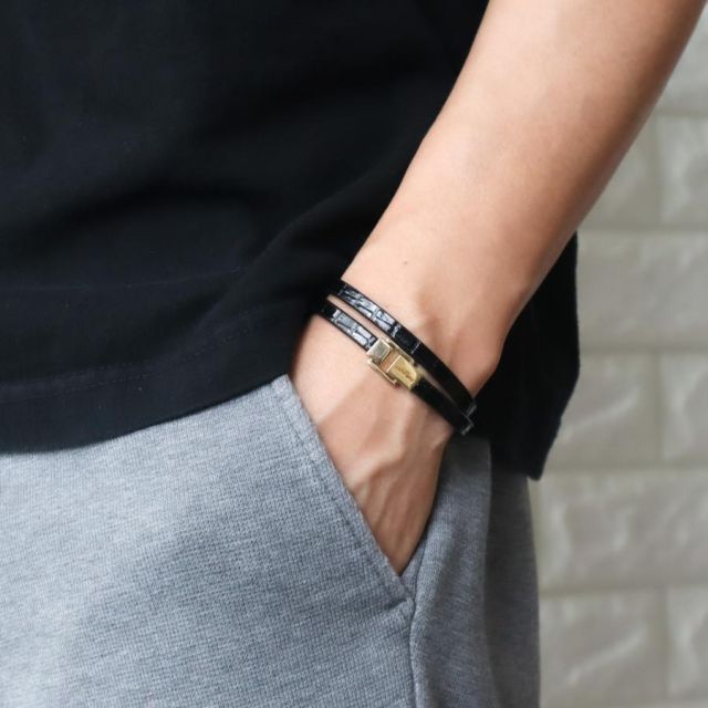 YSL サンローラン　ブレスレット　シルバー　レザー サンローラン レザーブレスレット サンローラン ブレスレット YSLロゴ