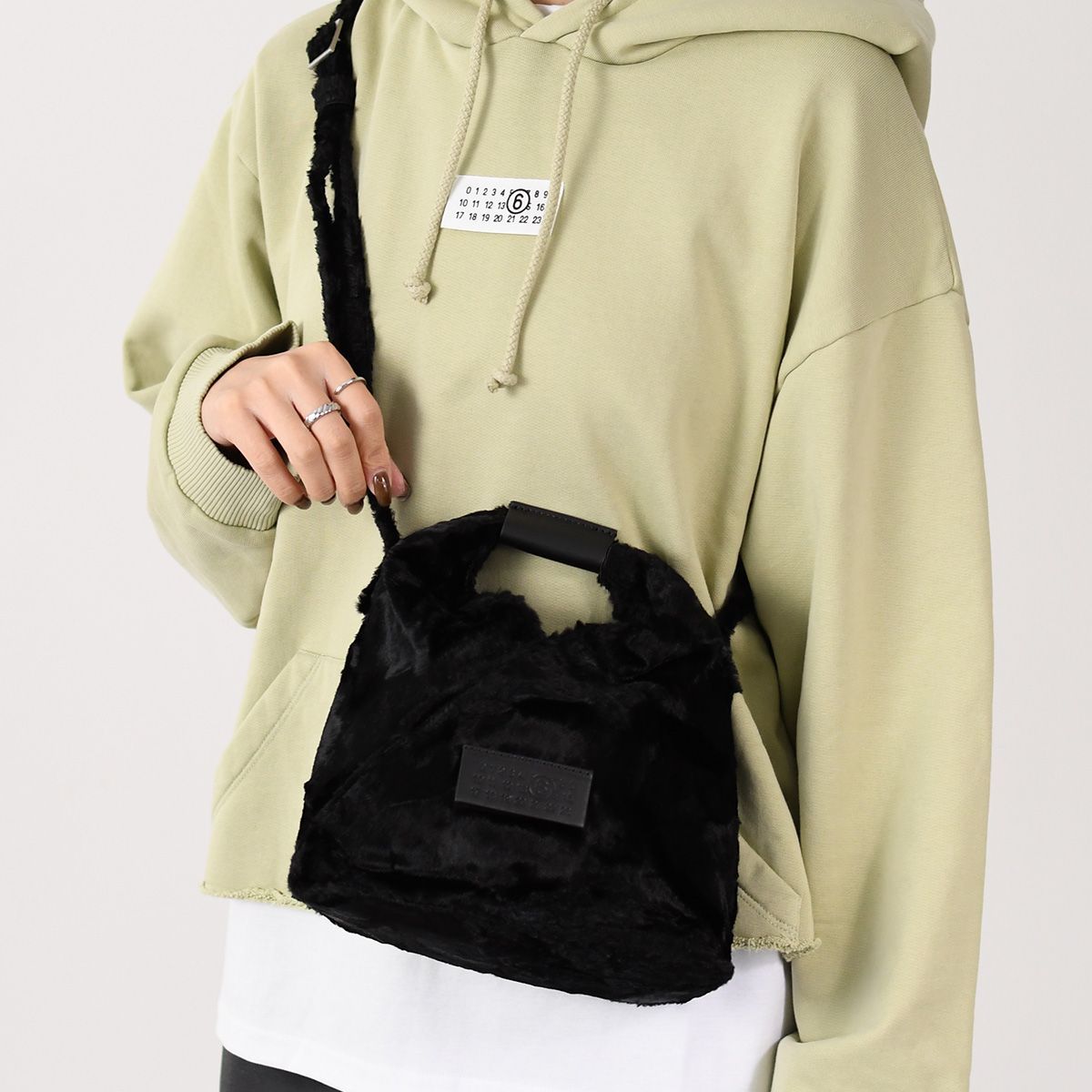 メゾンマルジェラボディバック　Maison Margiela エムエムシックス メゾン マルジェラ MM6 Maison Margiela