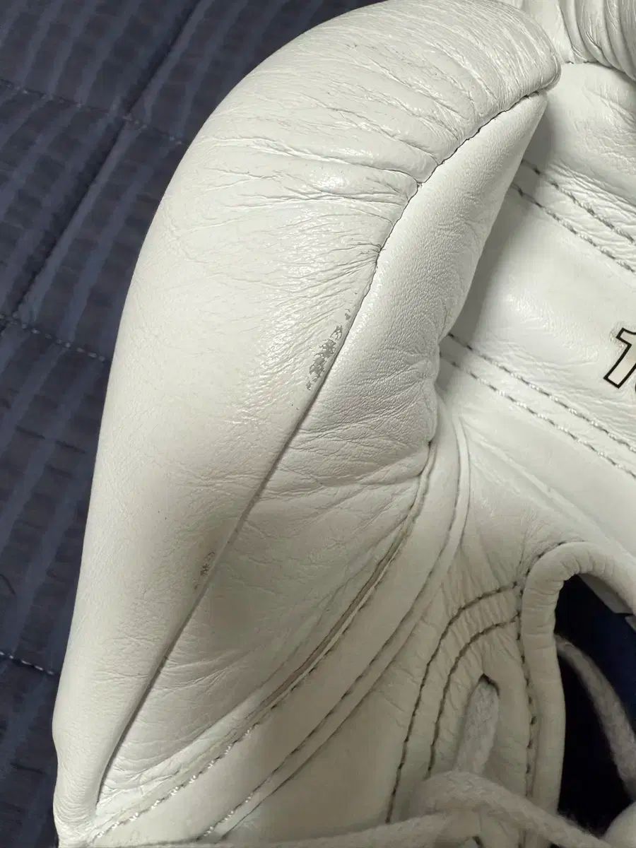 ボクシング グローブ ウィニング ( Winning ) 16 オンス ホワイト