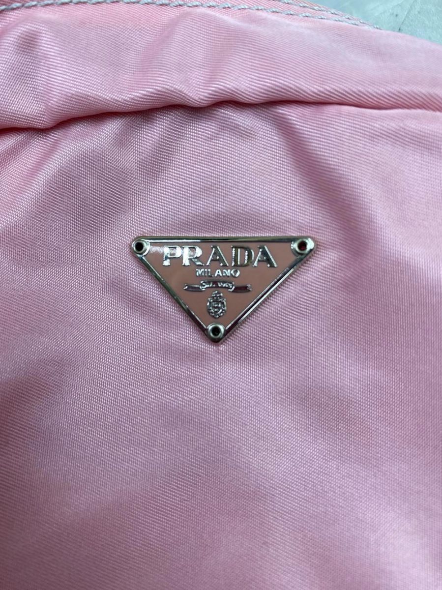 PRADA プラダ ナイロン 三角ロゴプレート イタリア製 コスメ