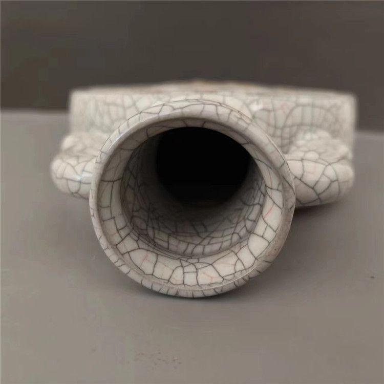 宋白釉蒔絵刻字八卦文様抱月瓶 陶磁器  現代工芸品 美術品 置物 宋白釉蒔絵刻字八卦文様抱月瓶 陶磁器 現代工芸品 美術品 置物