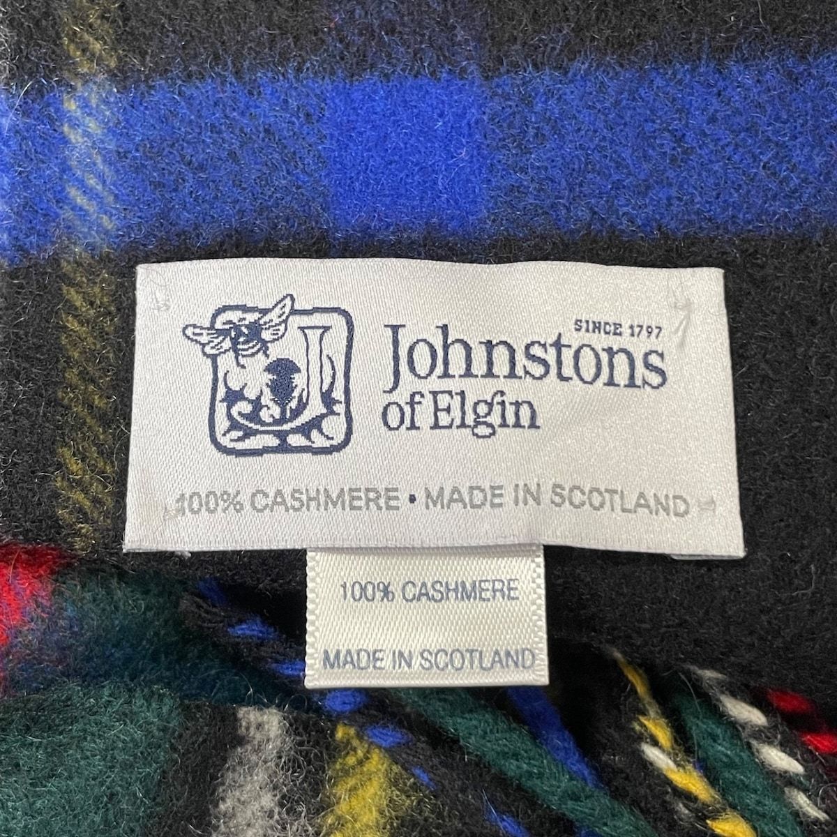 johnstons of elgin(ジョンストンズ) ストール(ショール)美品  - 黒×レッド×マルチ チェック柄 カシミヤ