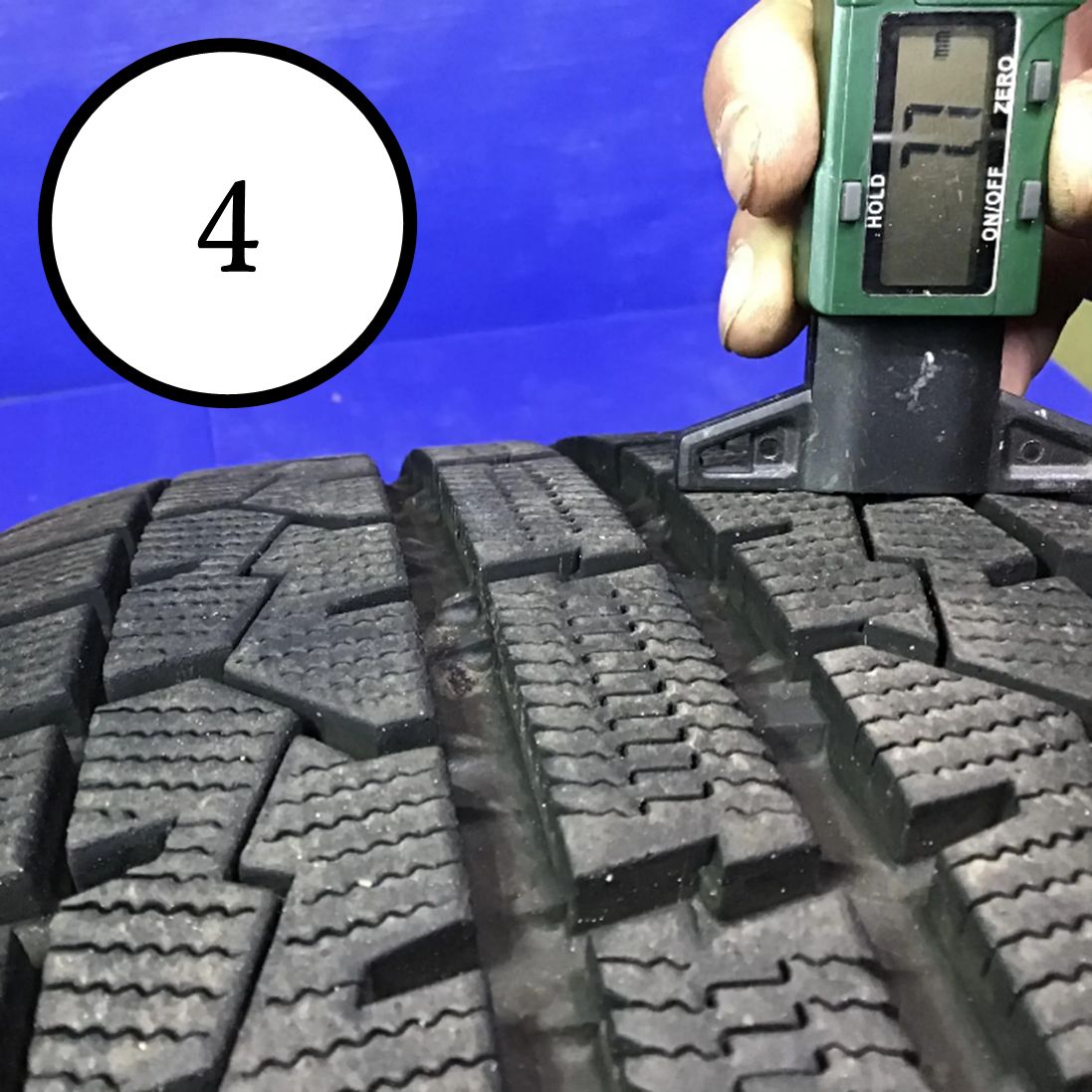 中古】 17インチ スタッドレスタイヤ・アルミホイール 215/55R17