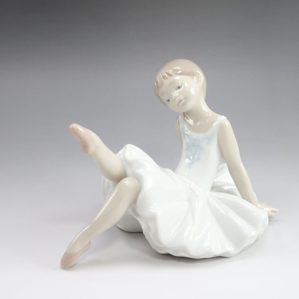 Lladro リヤドロ リトルバレリーナ くつろぎ 8217 ポーセリン _ 置物 オブジェ