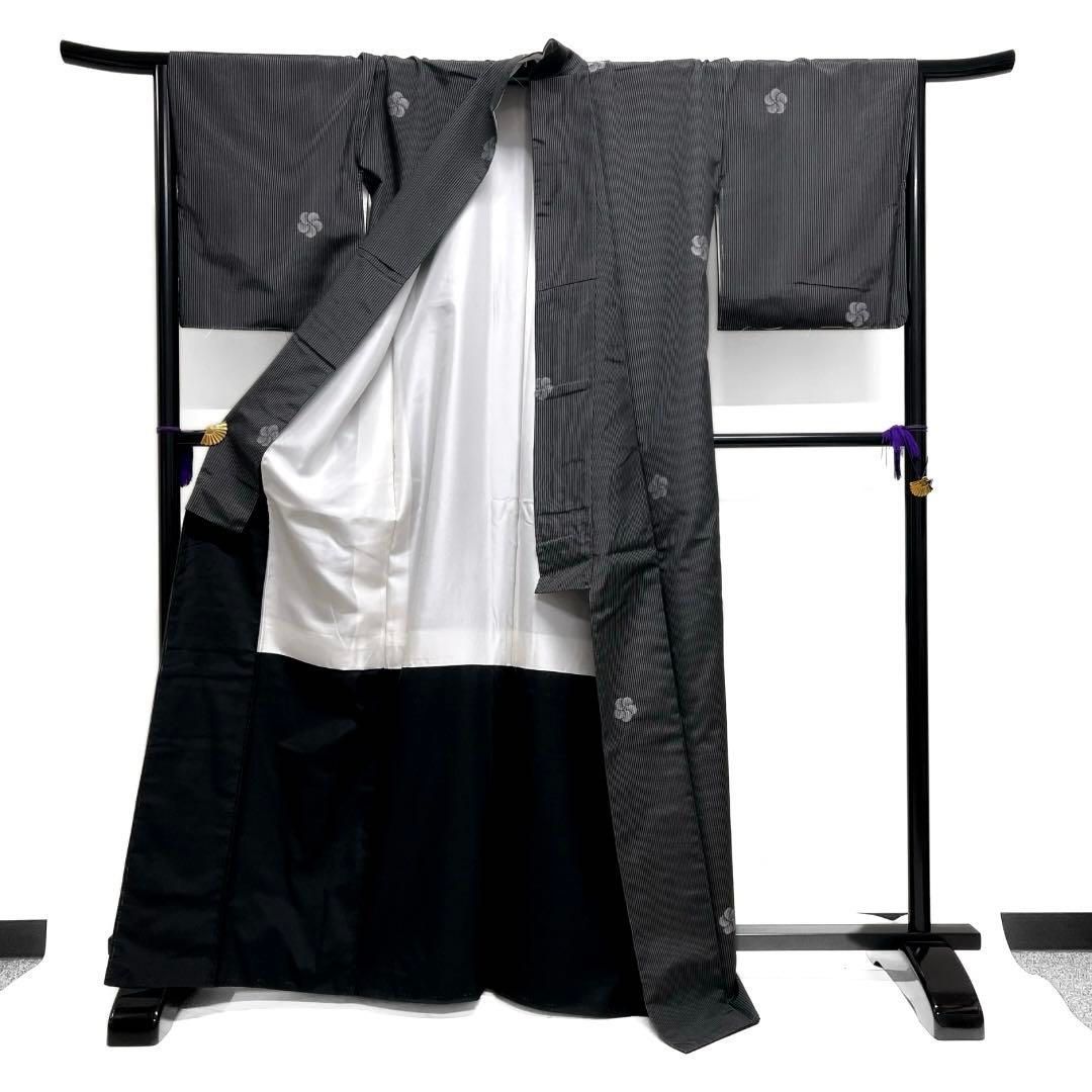 未着用　お召　縦縞　梅花　モノトーン　黒　グレー　着物　032a d 未着用 お召 縦縞 梅花 モノトーン 黒 グレー 着物 032a d
