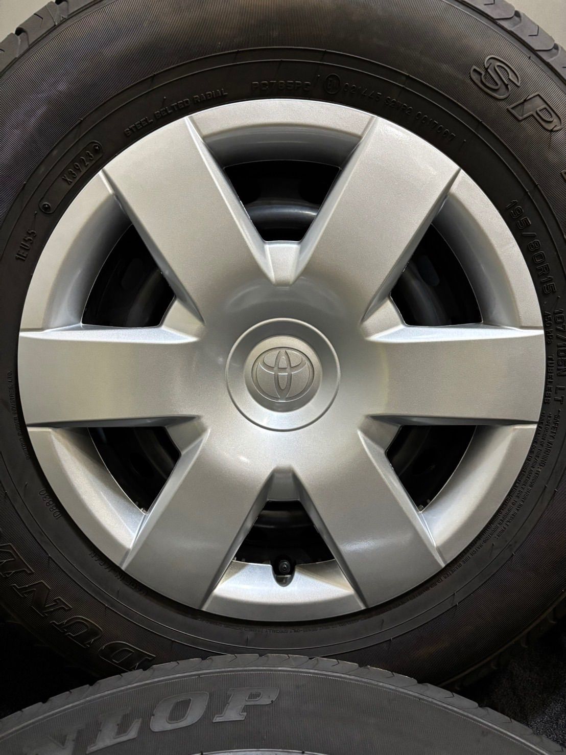 ☆新車外し☆ハイエース・ダンロップ　№９４ 新車外し 23年製 DUNLOP SP175N 195/80R15 107/105N LT 15インチ 夏