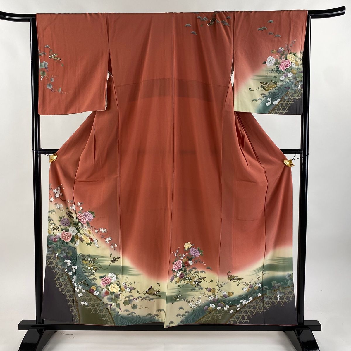 訪問着 身丈156.5cm 裄丈66cm M 袷 巻物 牡丹 刺繍 金彩 ピンク 正絹 秀品
