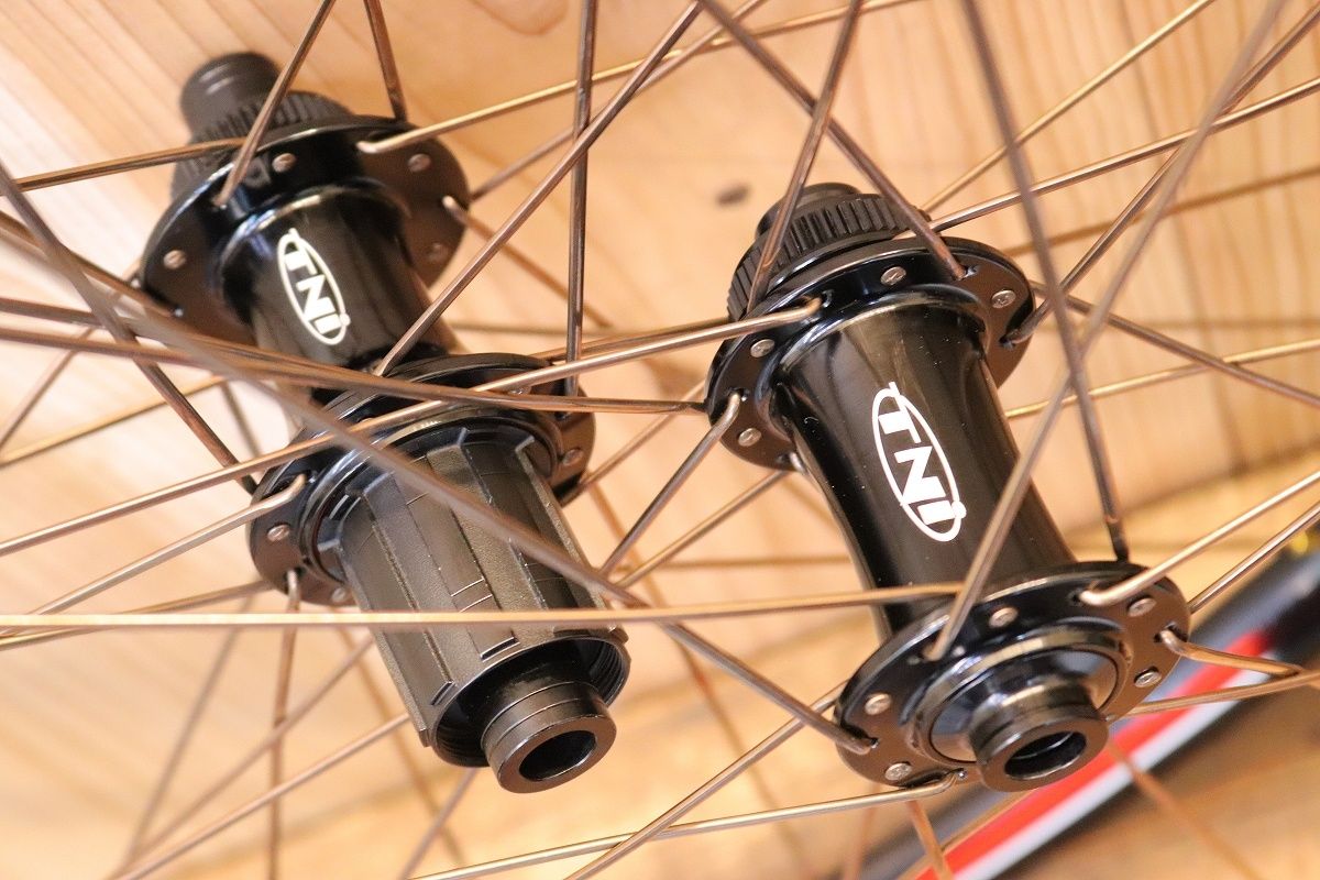 ティーエヌアイ TNI AL22W DISC アルミ クリンチャー ホイールセット