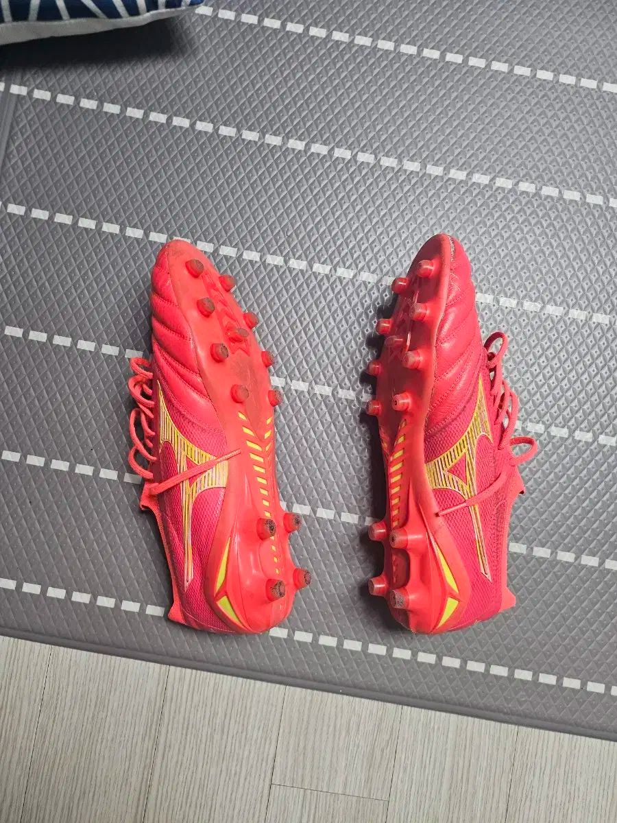 Mizuno ミズノ モレリア NEO₍ネオ 4 日本 285 サッカーシューズ