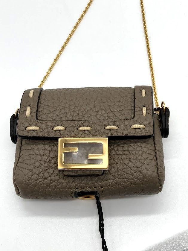 IT89ZD8TSKY3】未使用品 FENDI フェンディ クオイオ ロマーノ