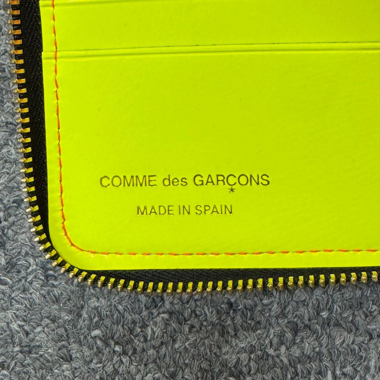 参考上代26950円 未使用品 COMME des GARCONS Wallet 25AW SUPER FLUO 