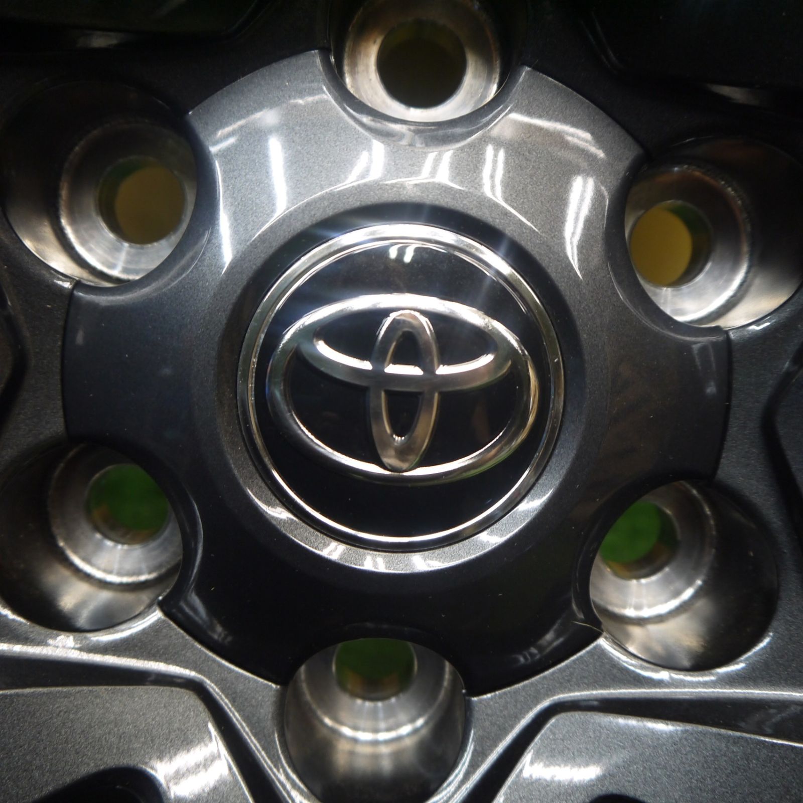 送料無料] 新車外し☆トヨタ GUN125 ハイラックス Z グレード
