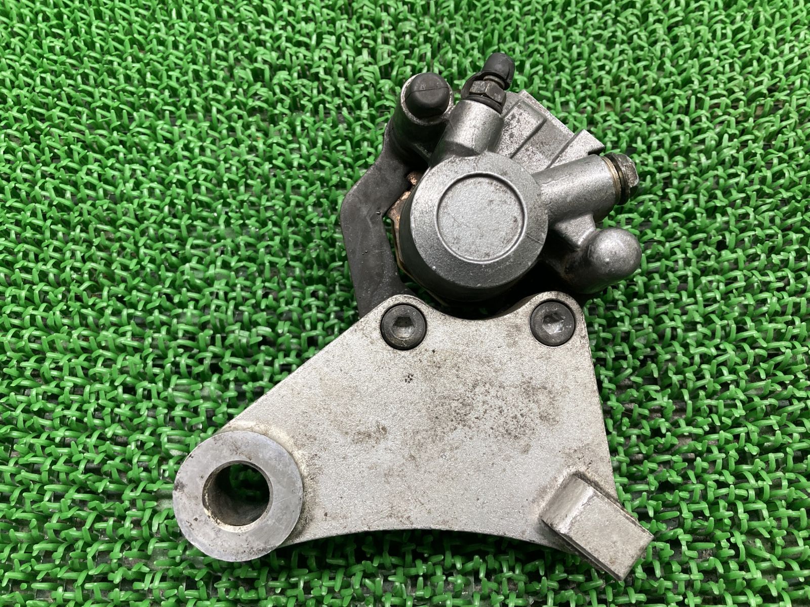 KAWASAKI バリオス ZR250A リアキャリパー サポート カワサキ