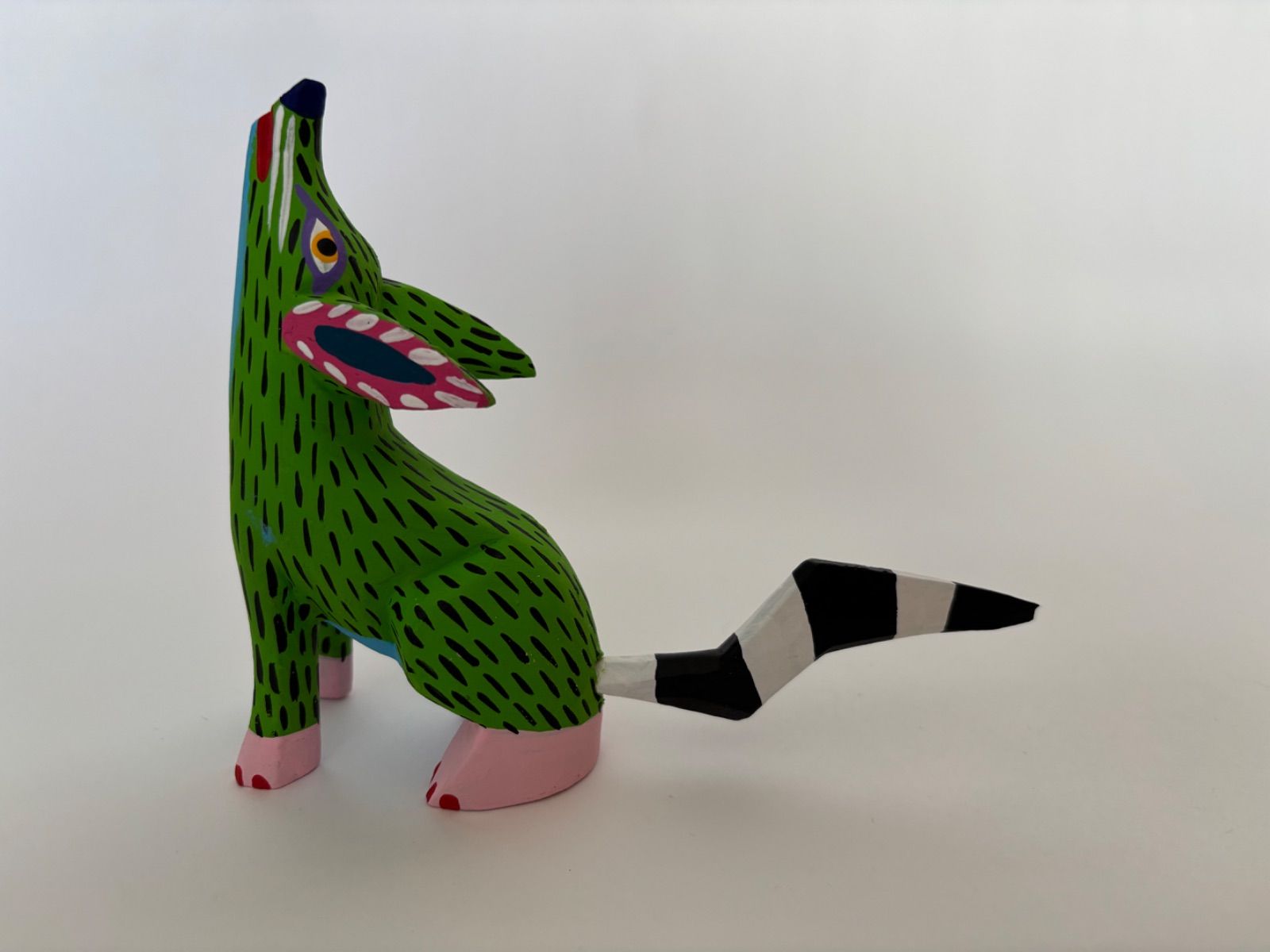 アレブリヘス メキシコ工芸品【見上げるコヨーテ】サイズ小
