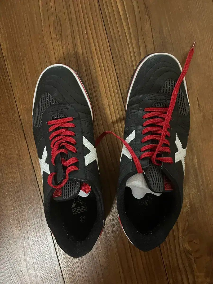 むにち サッカーシューズ 出品