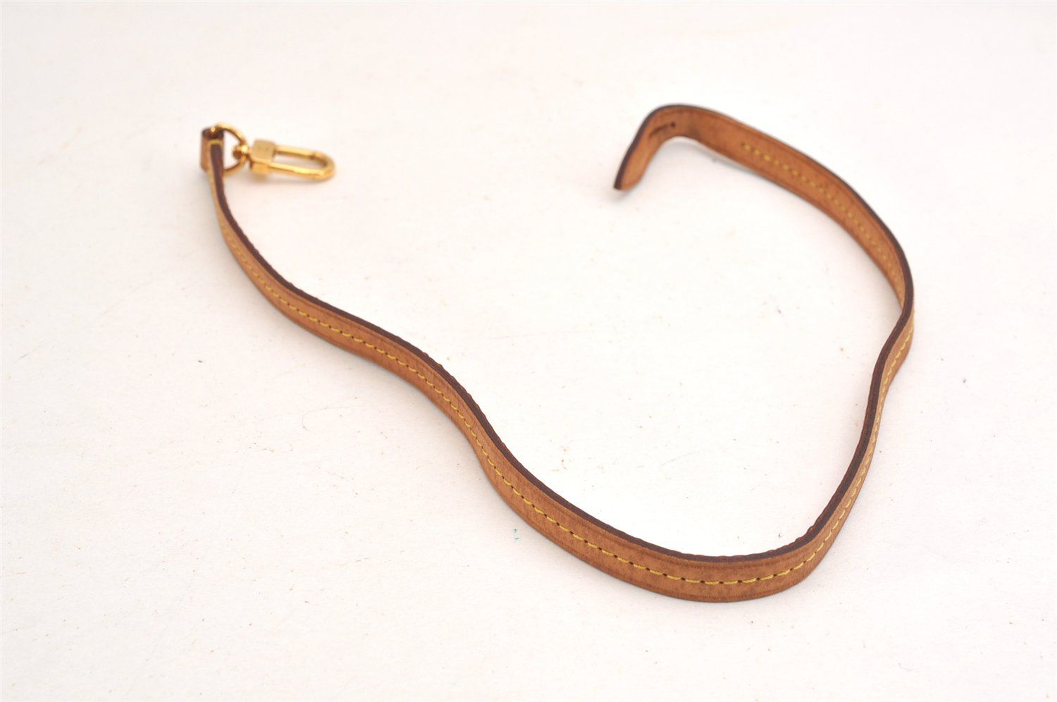 LOUIS VUITTON ルイヴィトン レザー ポシェットアクセソワール用ストラップパーツ ベージュ 20.9 LV 2416N