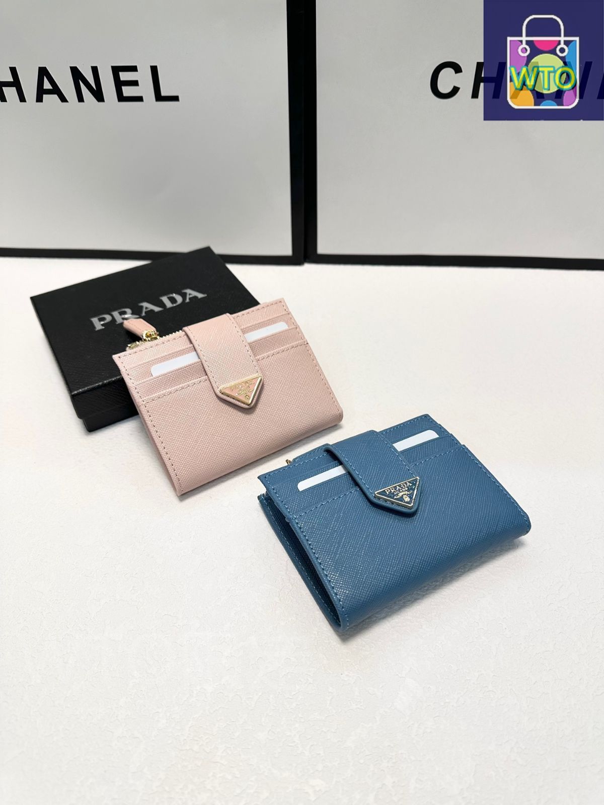 今日 Prada プラダ レザーカードケース カードと財布の両用設計で高い実用性を備える