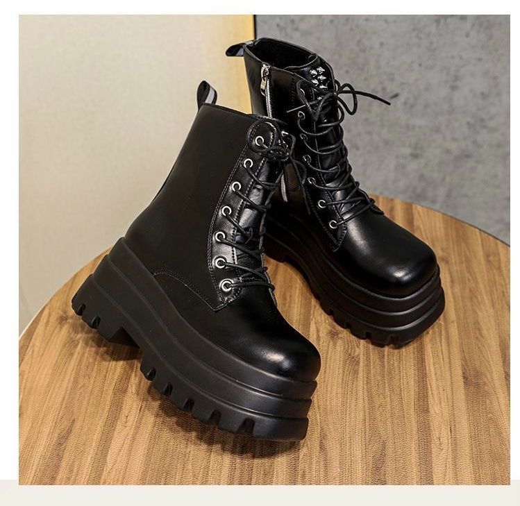 レア☪︎SALE☠﻿ 厚底ブーツ 8連バックルパネル y2k 地雷 BLACK ユニセックス ブラックデザイン厚底ブーツ ゴシック ロック系