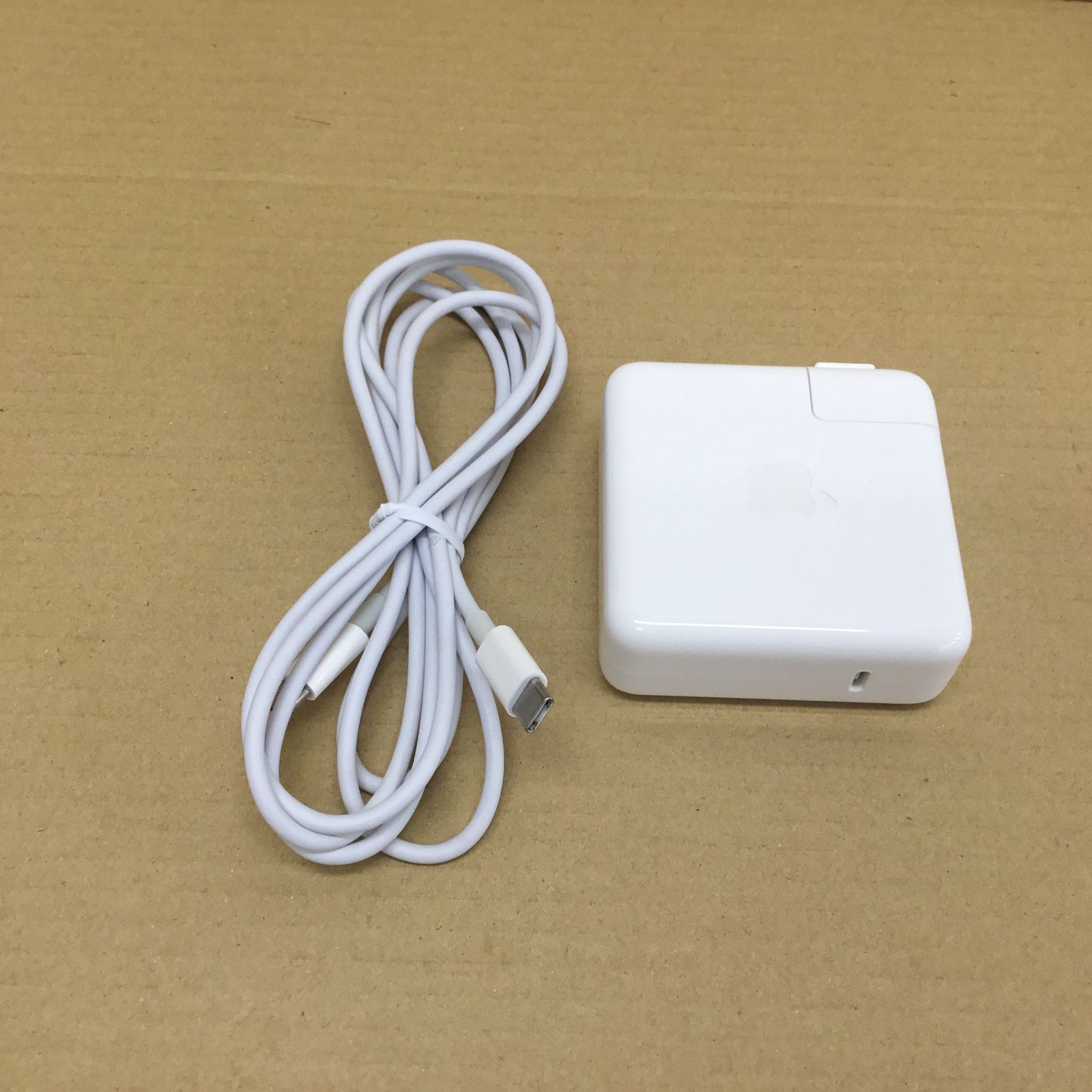APPLE Apple純正 67W ACアダプタ A2518 USB C ケーブル付 - メルカリ
