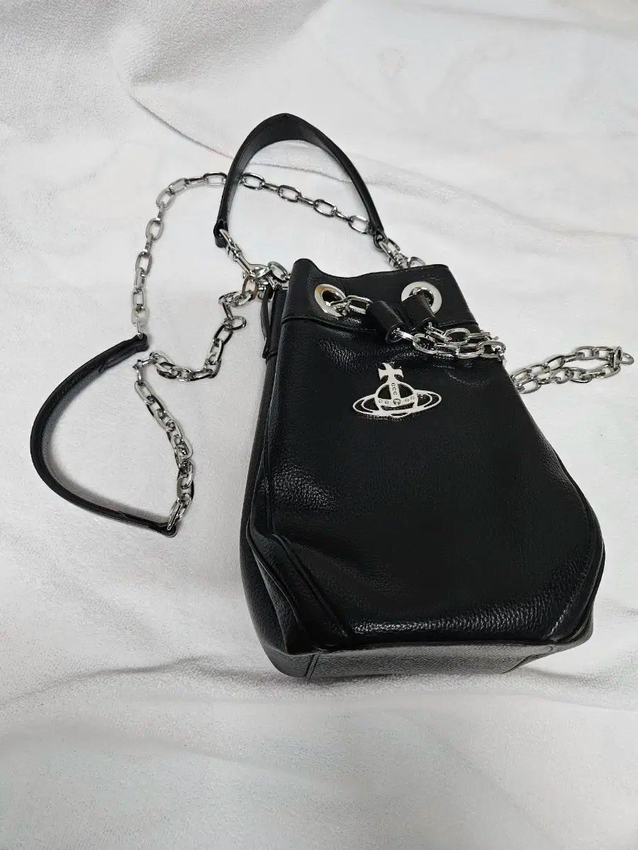 ヴィヴィアン ウエストウッド クリス バケットバッグ Mサイズ