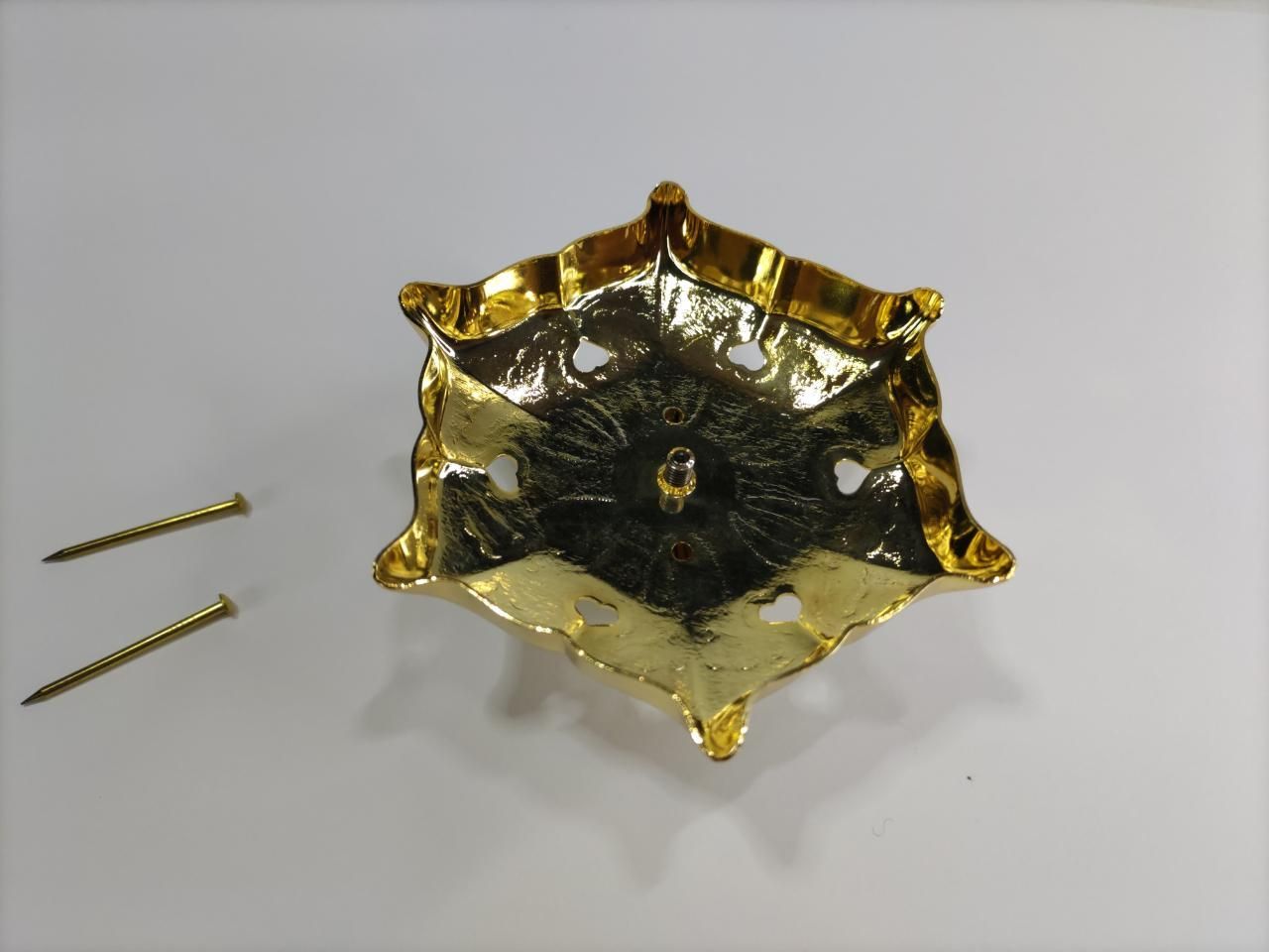 【六葉金具】３寸ｘ２点 社寺仏閣、神輿、山車、社寺金具です。直径90ｍｍ 六葉金具】3寸x2点 社寺仏閣、お寺、山車、社寺金具です
