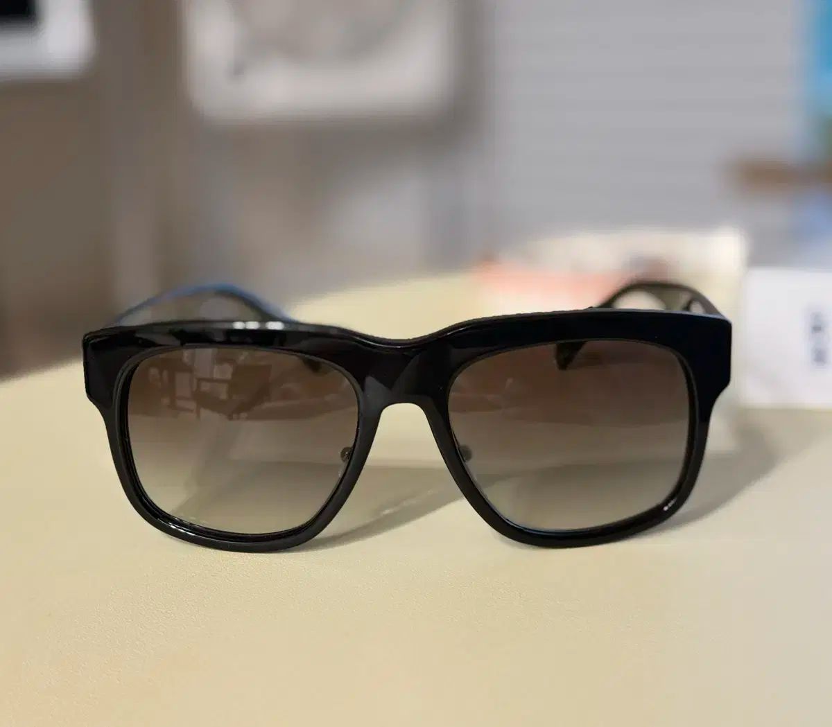 正規品 プラダ サングラス SPR 14Q ー F 黒 ウェリントン ジドラゴン 着用