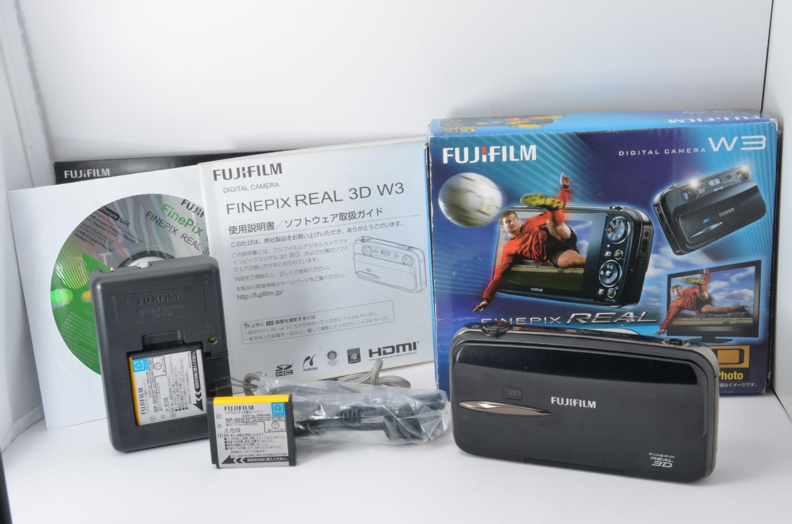 中古品 / 動作品】富士フイルム 懐かしき FinePix REAL 3D W3 バッテリー 2 個と SD