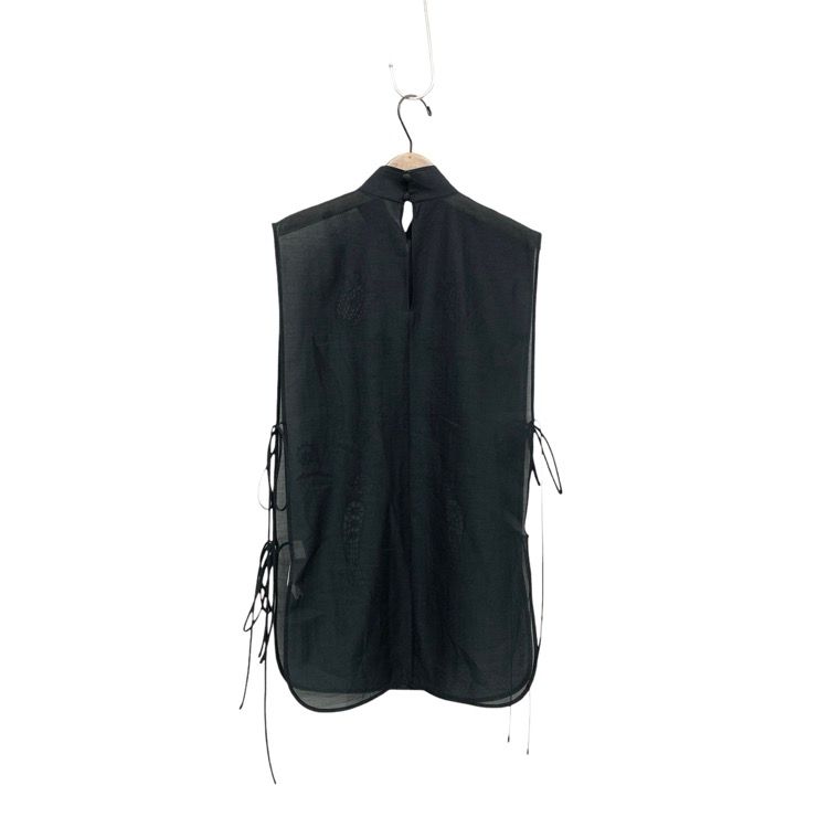 マメクロゴウチ　シアーベスト Mame Kurogouchi マメクロゴウチ Floral Jacquard Sheer Vest