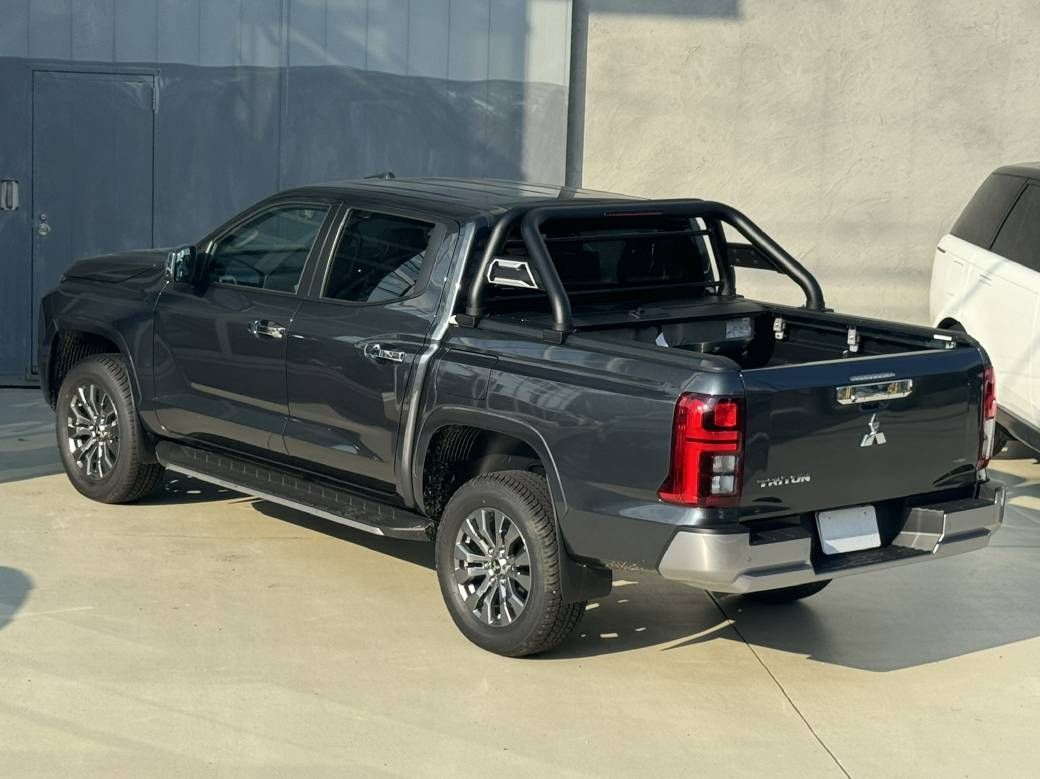 三菱 トライトン