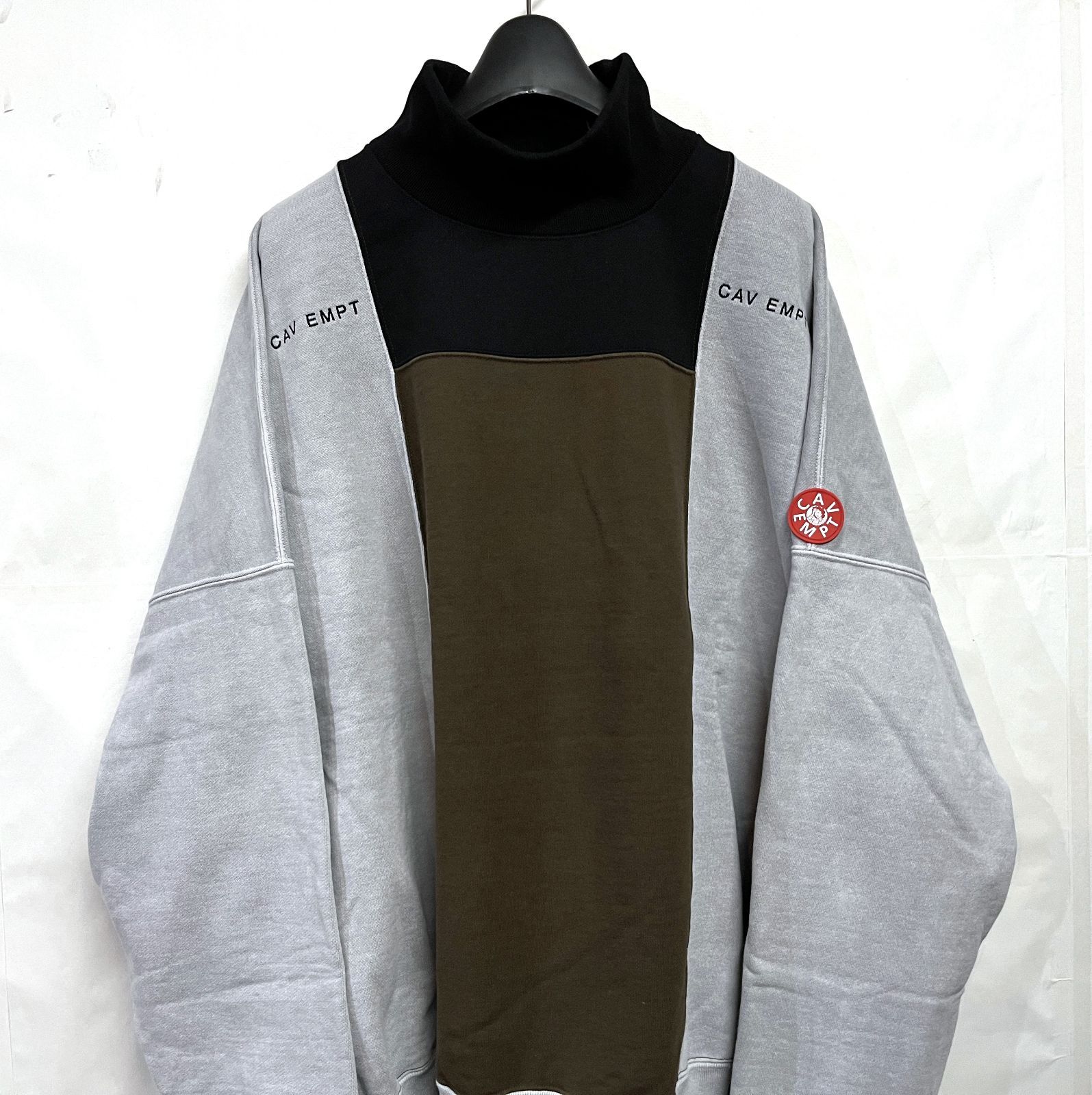 C.E cavempt｜シーイー VERDYE P BLOCK MOCK NECK CES20CS09