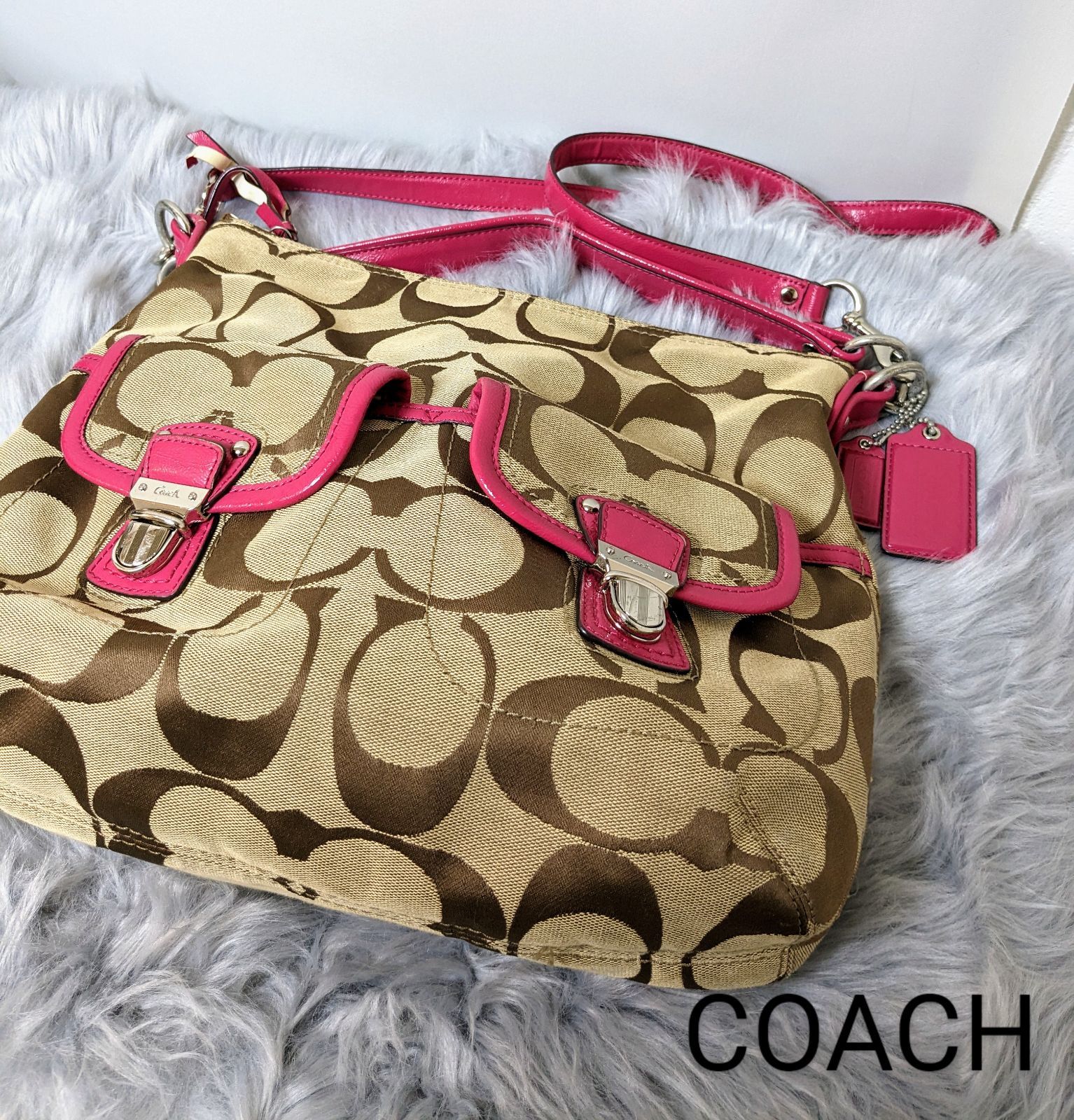 COACH コーチ デイジー ポピー シグネチャー ポケットホーボー