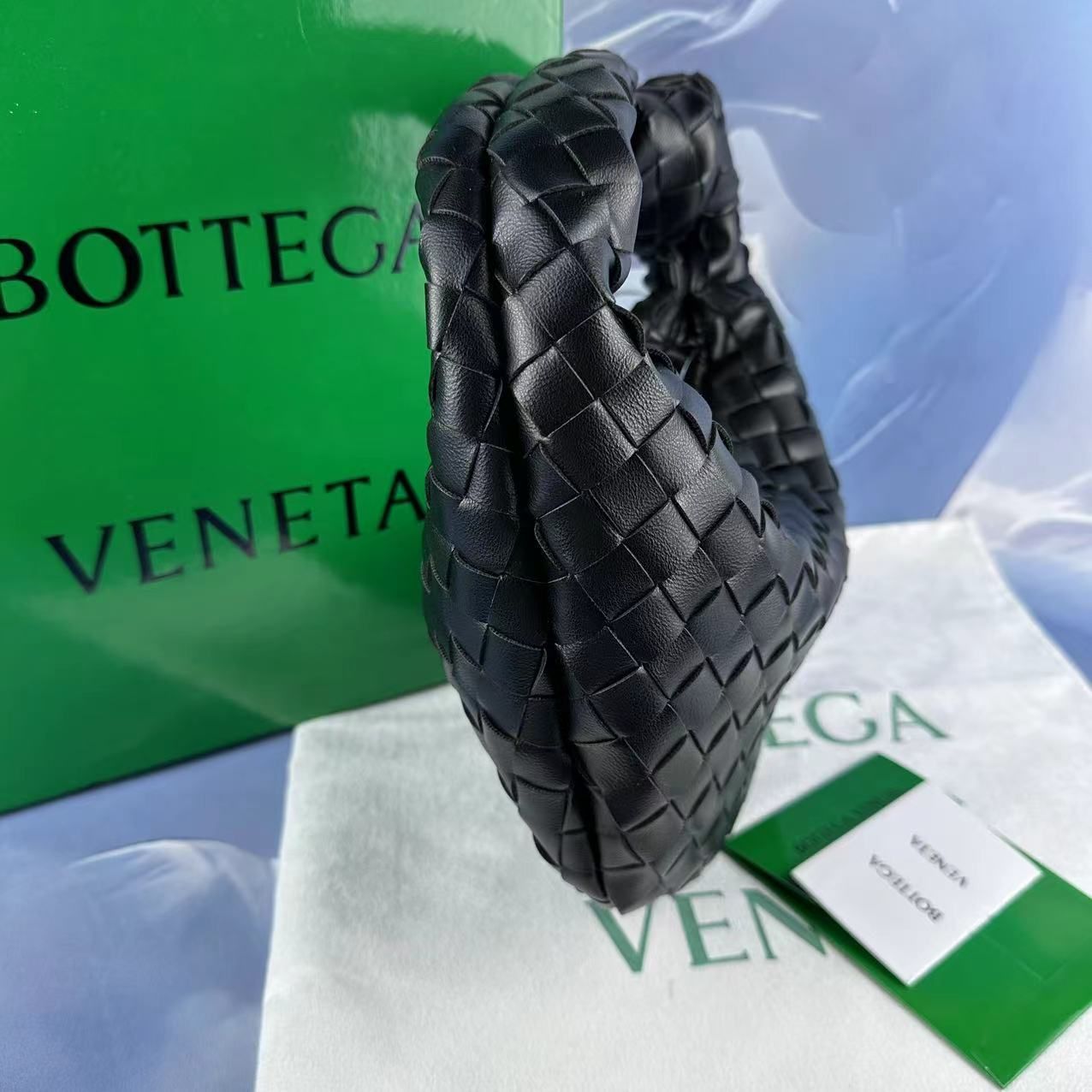 美品✓BOTTEGA VENETA ミニ ジョディ - メルカリ