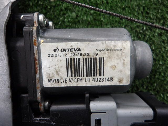 3FP1036 AHK1 プジョー 207 ABA-A7W5F01 SW フロント右ドアレギュレーターモーター