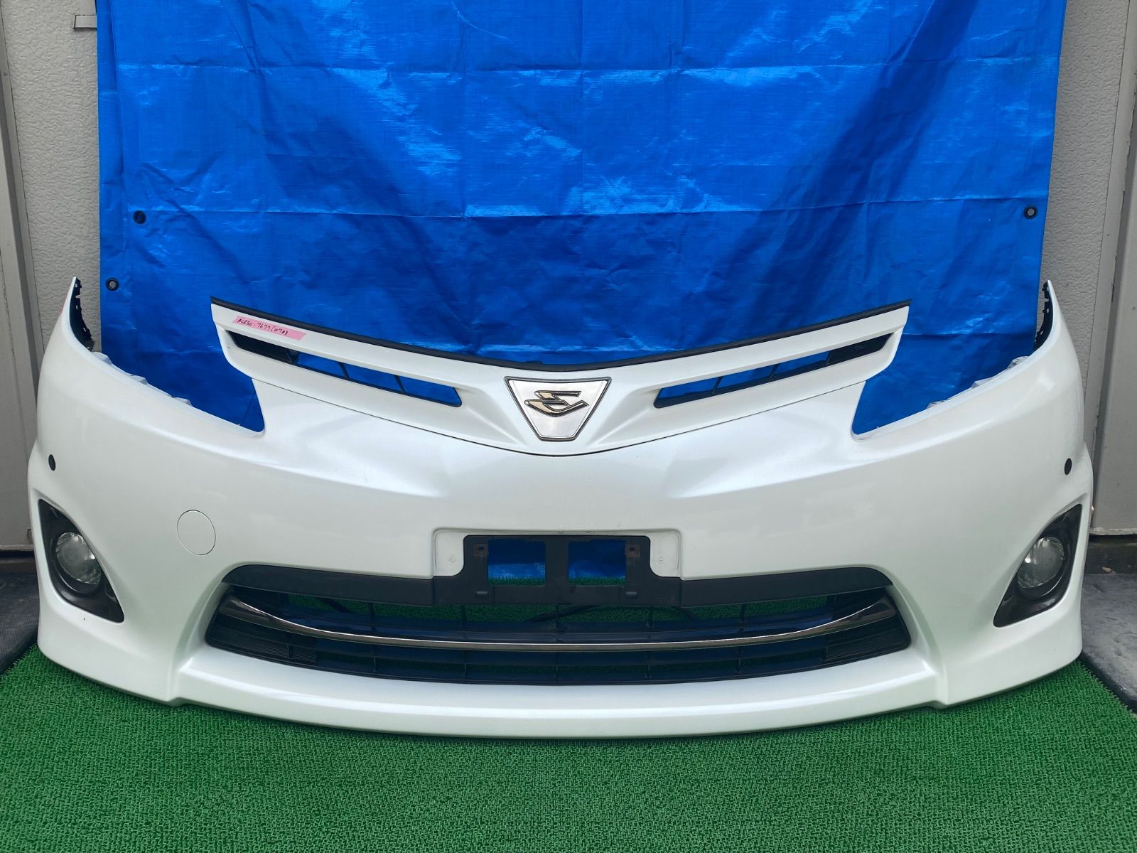 トヨタ エスティマ ACR50 フロントバンパー コーナーセンサー付き 7677