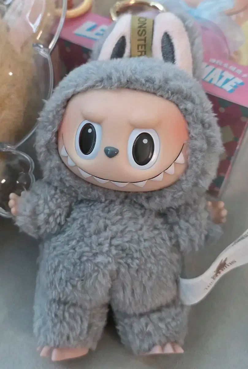 正規品 Labubu(ラブブ） マカロン ごま 出品 - メルカリ