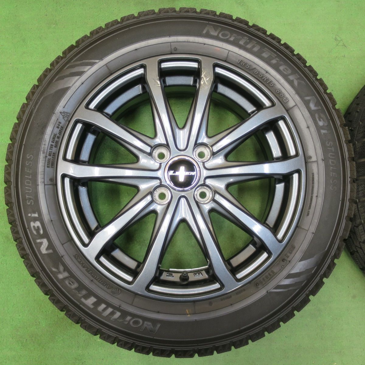 [送料無料] バリ溝！23年！9分★スタッドレス 185/65R15 トーヨー オブザーブ GIZ2 オートバックス ノーストレック N3i ...