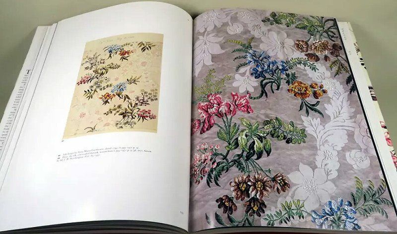 デザイン洋書18世紀のシルクデザイン：ロンドンヴィクトリア