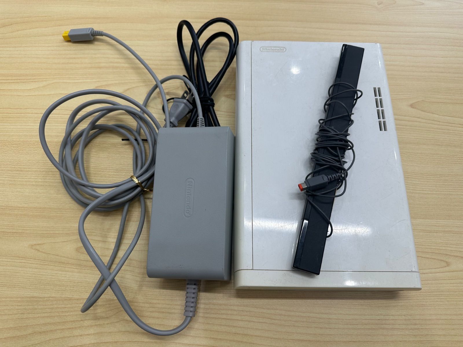wiiu本体 他付属品 任天堂 Wii U u 本体 中古 ベーシックセット 付属品完備