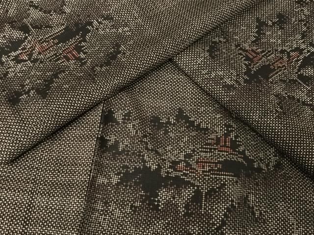 平和屋着物○本場大島紬 一元絣 色紙重ね花文 黒地 正絹 逸品  