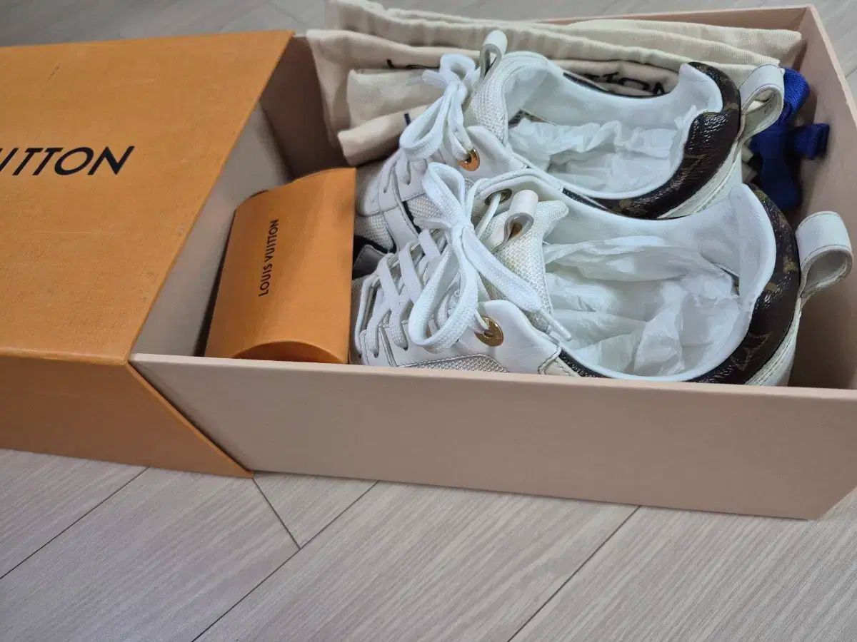 Louis Vuitton ルイヴィトン ランナウェイ スニーカーズ 235 240