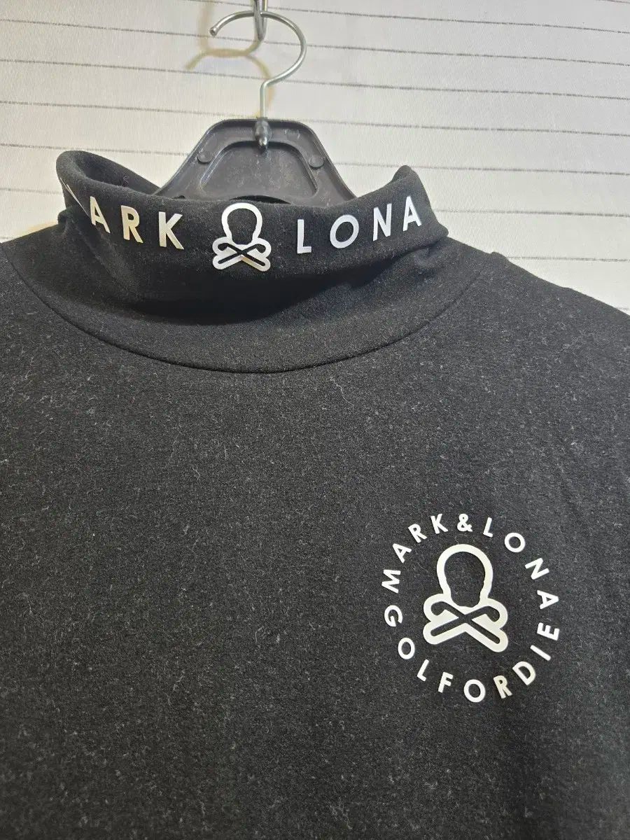 MARK - LONA マークアンドロナ ブラック ゴルフ タートルネック 長袖Tシャツ