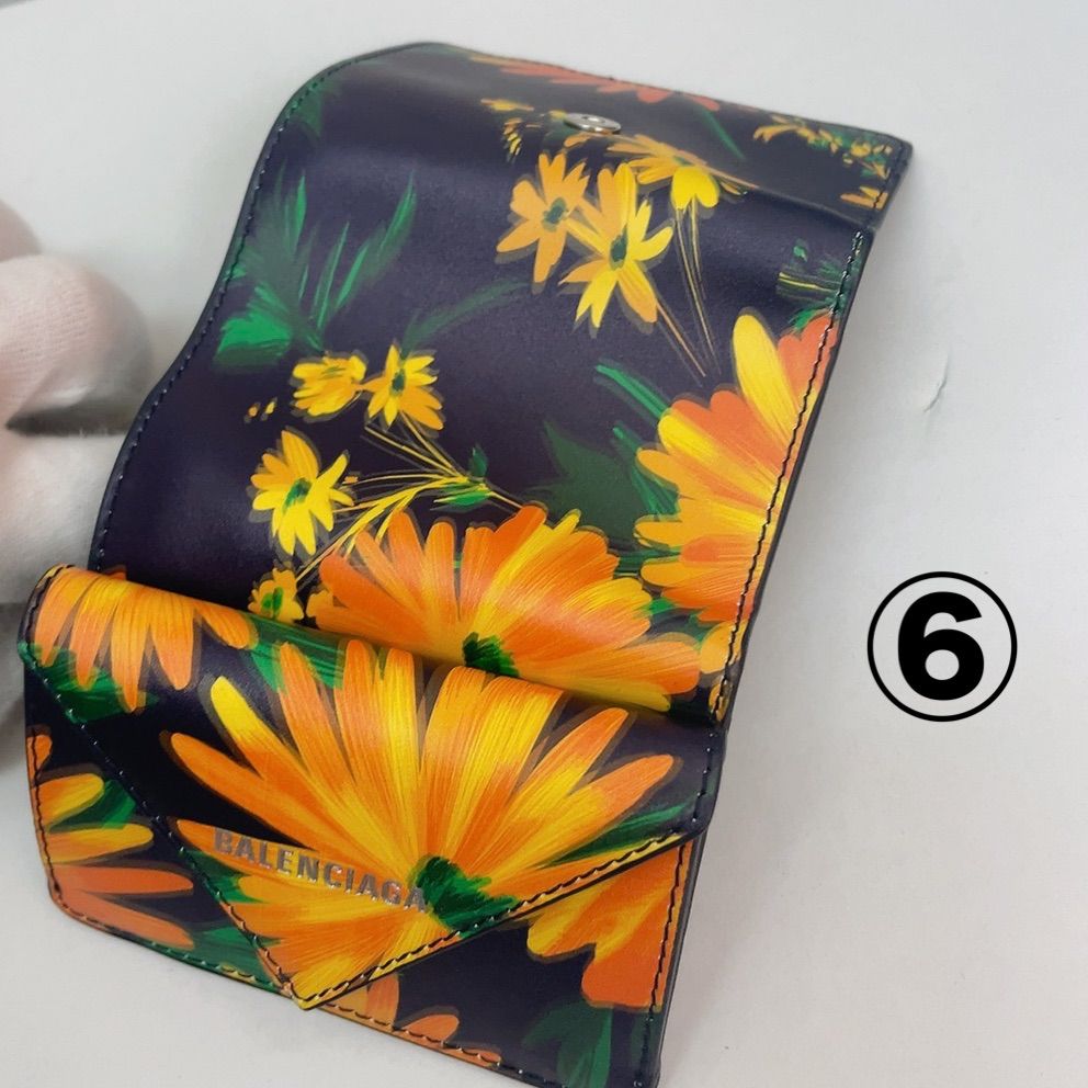 バレンシアガ ミニ財布 花柄 ペーパー 1点もの フラワー 新品 - メルカリ