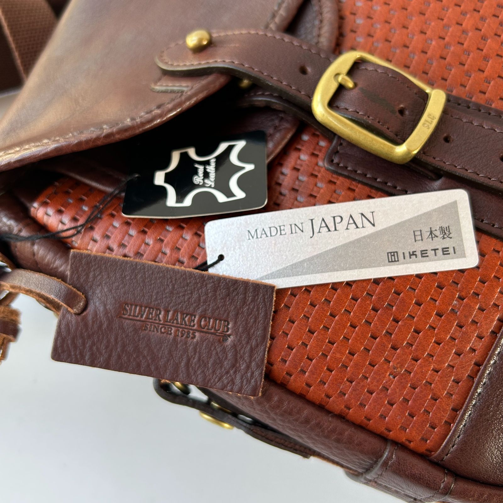 SILVER LAKE CLUB ショルダーバッグ A4 ビク タグ付（極美品）(SILVER