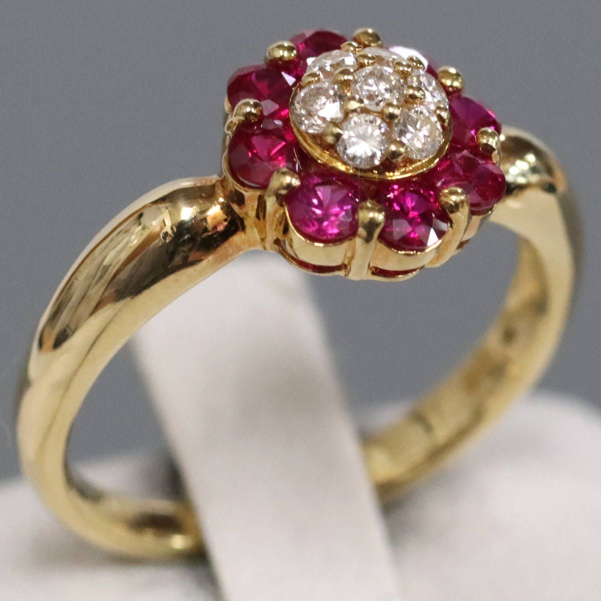 K18ルビーダイヤモンドリング フラワーモチーフ R0.67 D0.16 3.9g #12