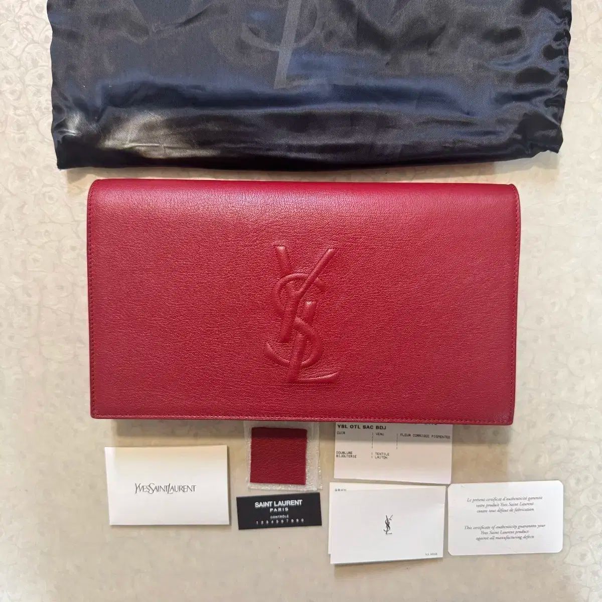 ほぼ イヴ サンローラン ベル ドゥ ジュル クラッチバッグ